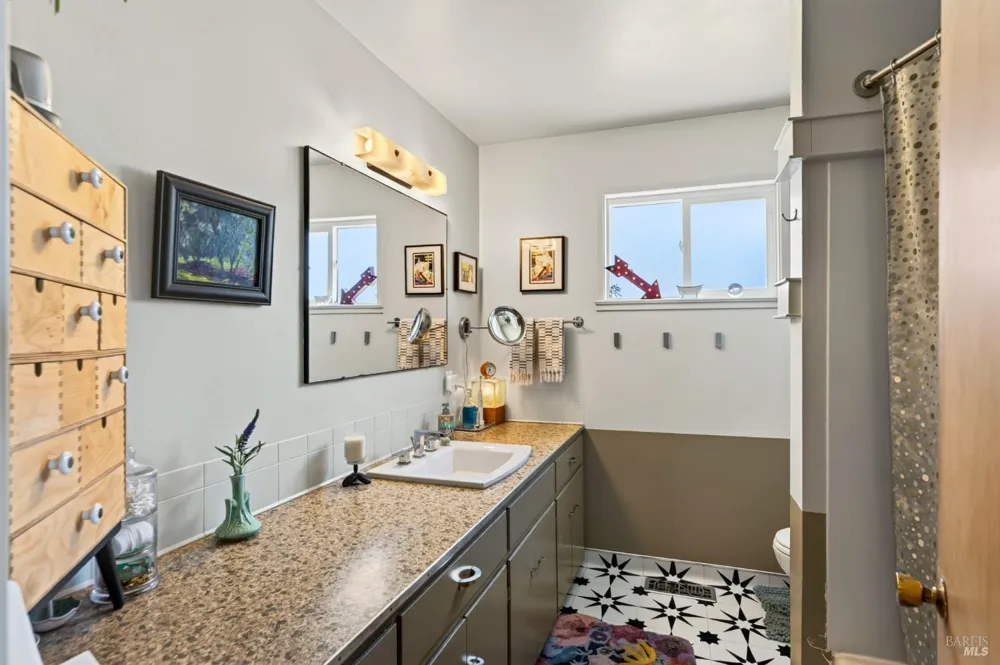 1596 Milton Road Napa, CA 94559