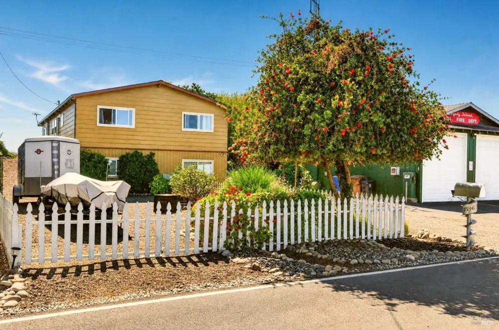 1596 Milton Road Napa, CA 94559