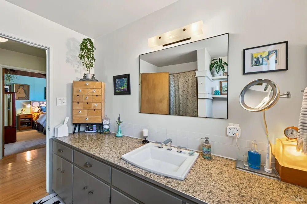 1596 Milton Road Napa, CA 94559