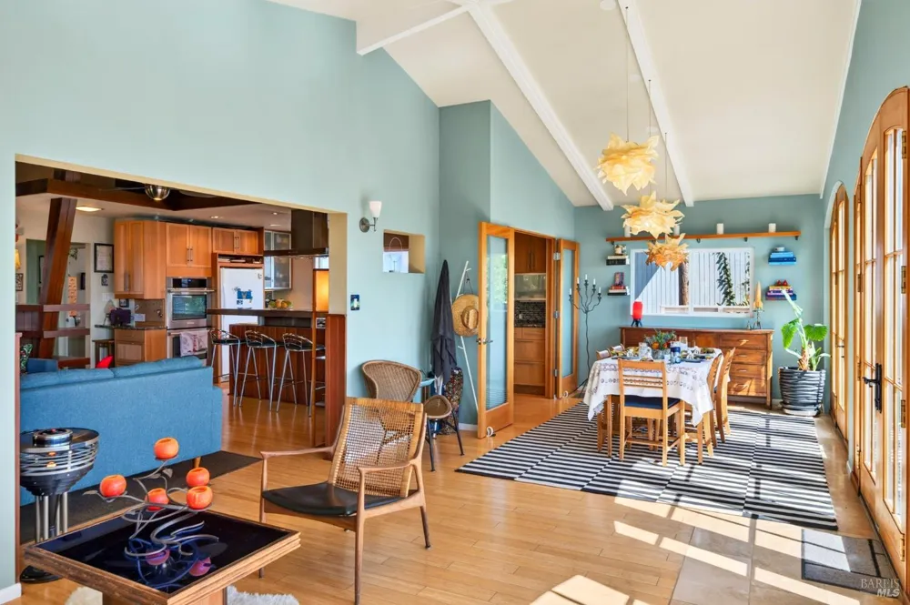 1596 Milton Road Napa, CA 94559