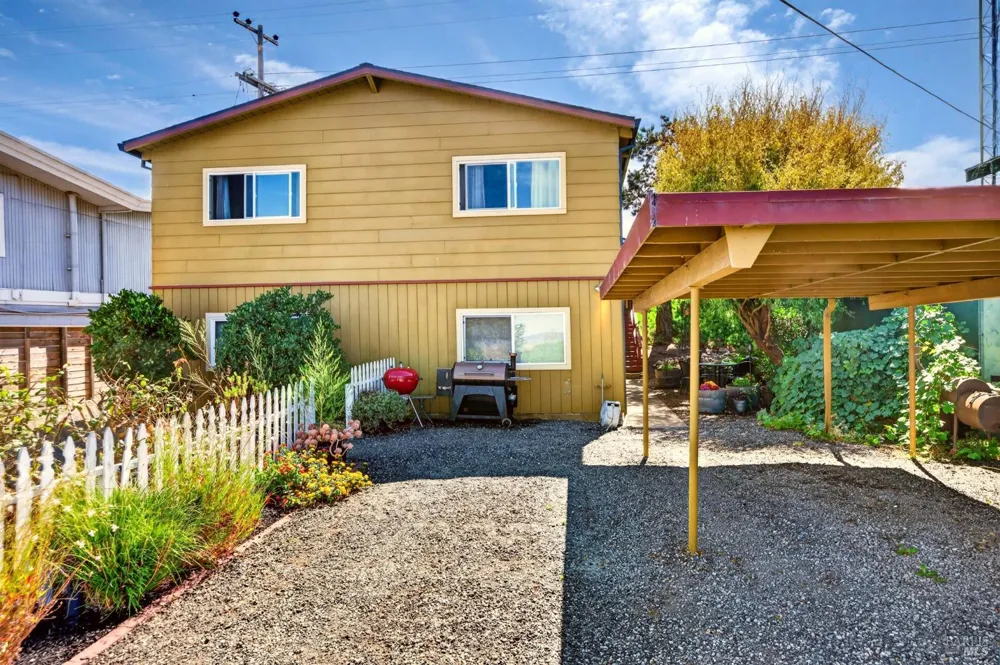 1596 Milton Road Napa, CA 94559