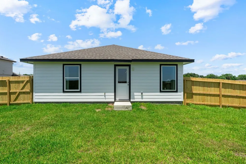 510 Meansville Drive Odem, TX 78370