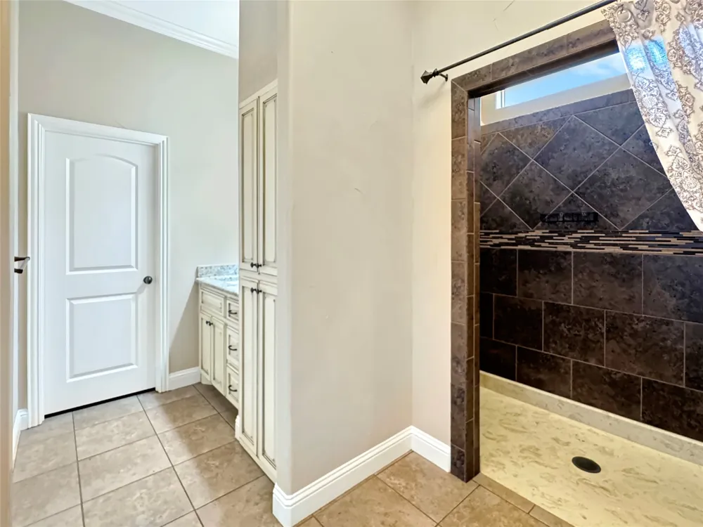 6509 Ladybank Court W Cleburne, TX 76033