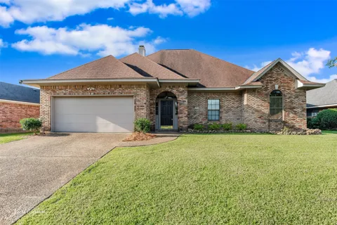 462 Mayfair Court