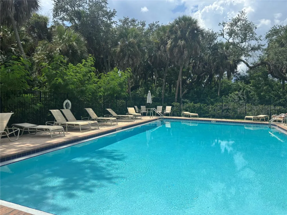 551 VINCINDA CREST WAY Tampa, FL 33619