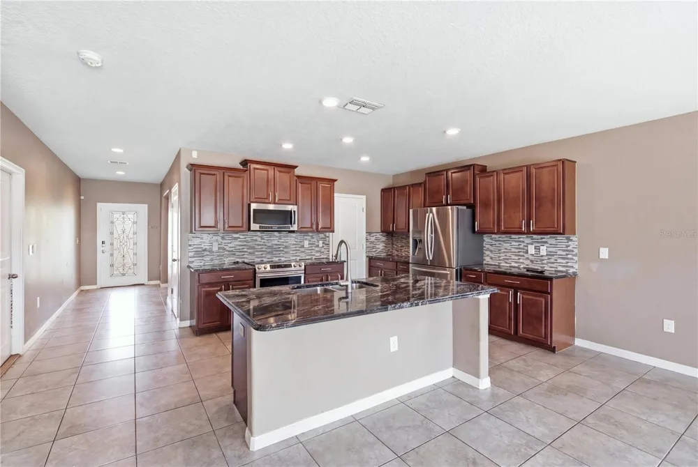 2206 4TH STREET SW Ruskin, FL 33570
