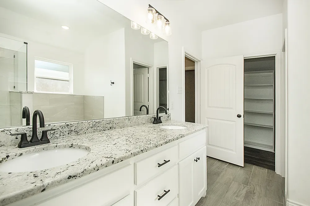 806 Ransom Way Greenville, TX 75402