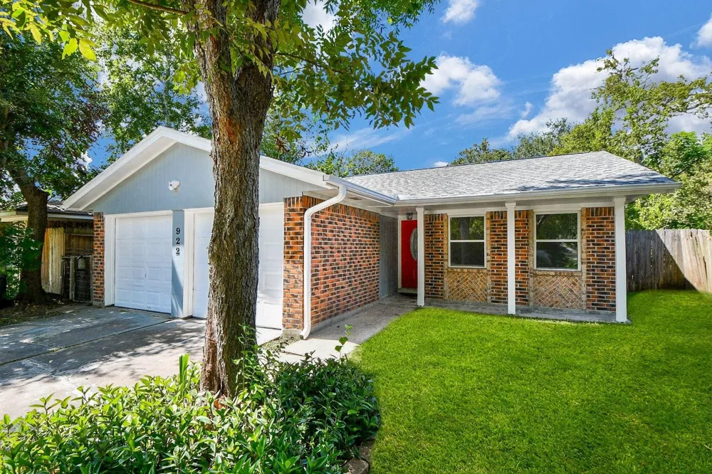 922 Bacliff Drive Bacliff, TX 77518