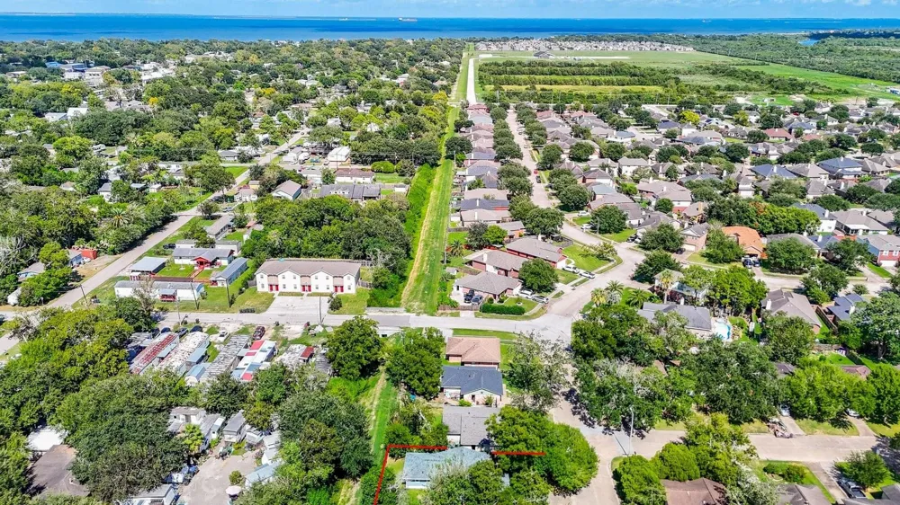 922 Bacliff Drive Bacliff, TX 77518