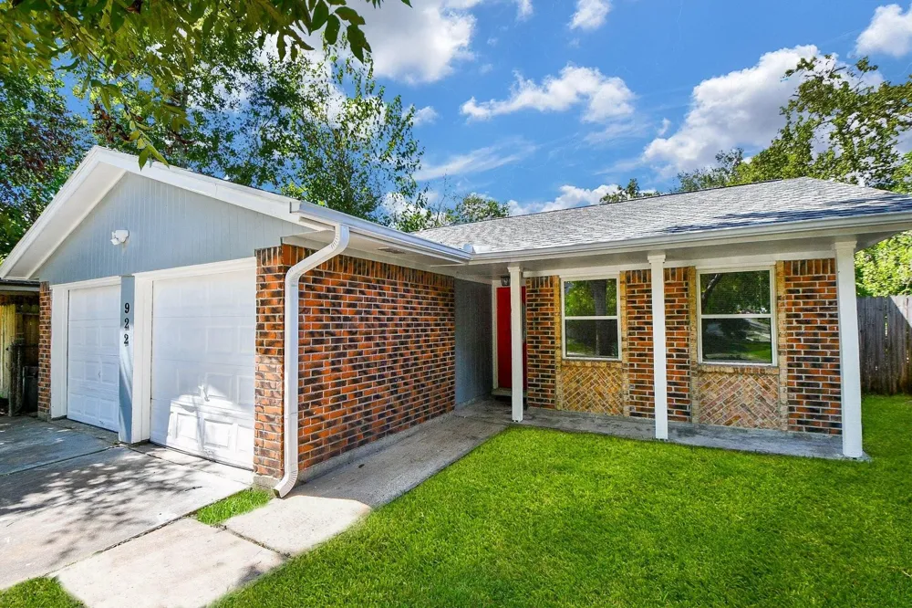 922 Bacliff Drive Bacliff, TX 77518
