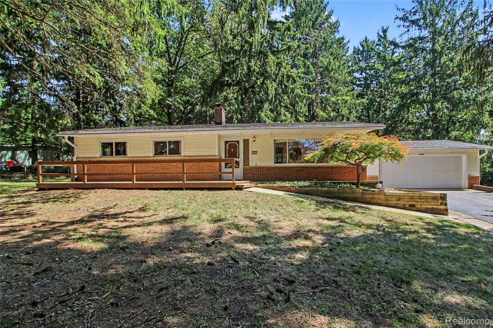 3416 E Pineview Drive Scio Township, MI 48130