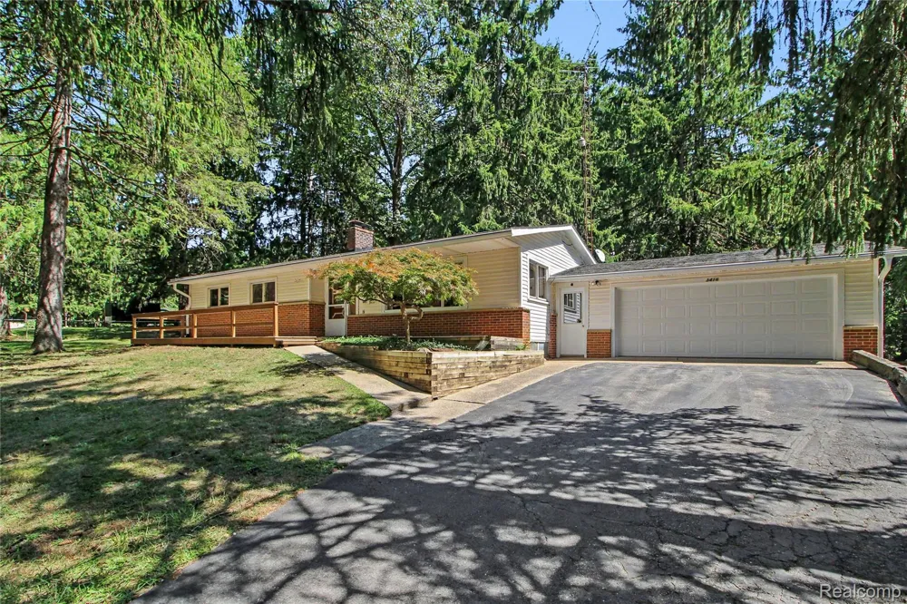 3416 E Pineview Drive Scio Township, MI 48130