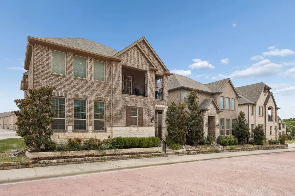 261 Golden Gate Drive Richardson, TX 75080