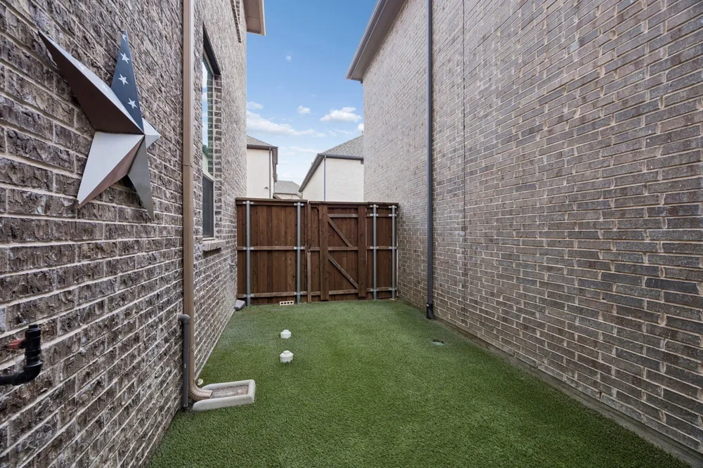 261 Golden Gate Drive Richardson, TX 75080