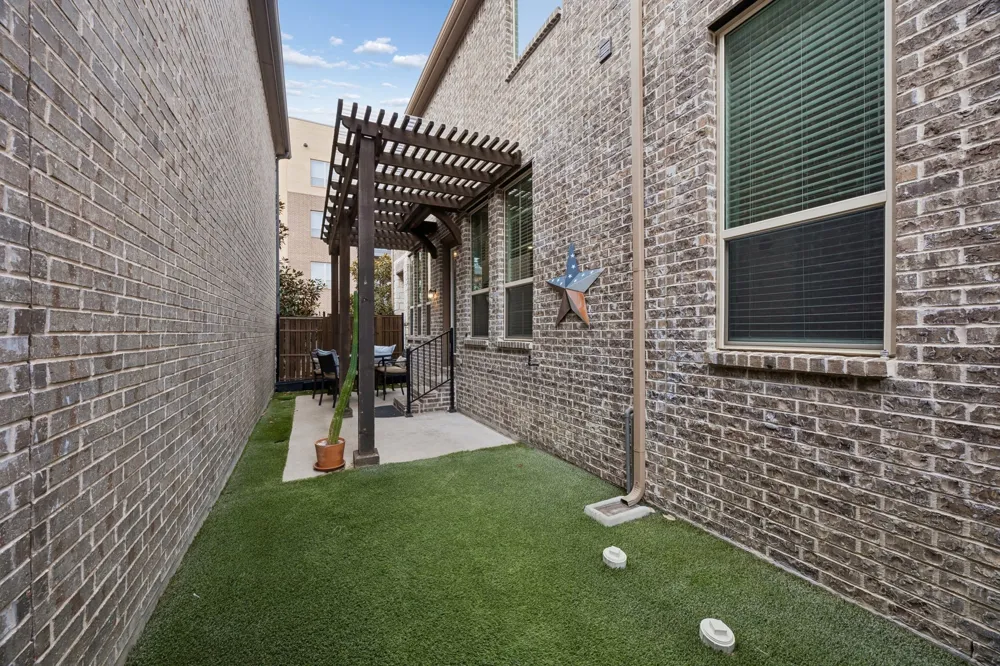 261 Golden Gate Drive Richardson, TX 75080