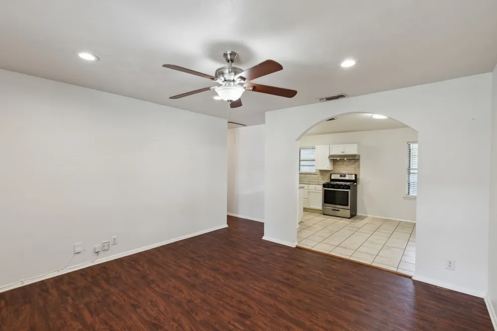 809 Helen Drive Bedford, TX 76022