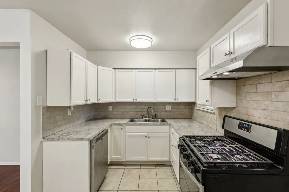 809 Helen Drive Bedford, TX 76022