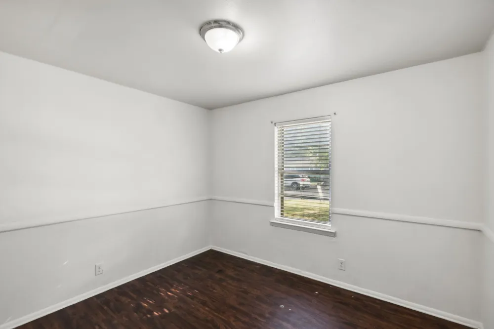 809 Helen Drive Bedford, TX 76022