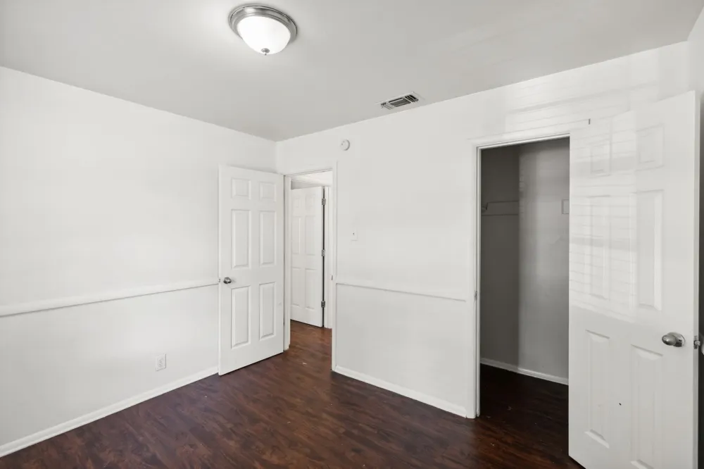 809 Helen Drive Bedford, TX 76022