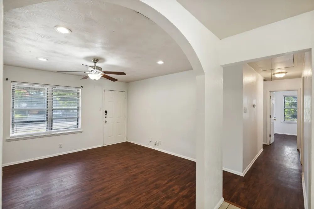 809 Helen Drive Bedford, TX 76022