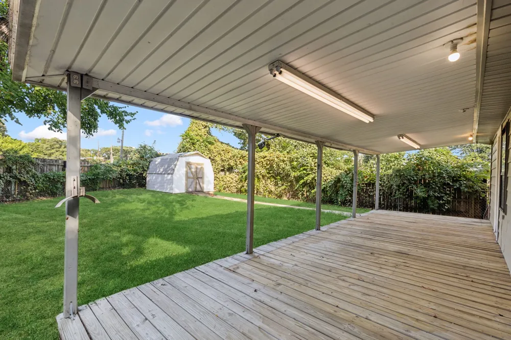 809 Helen Drive Bedford, TX 76022