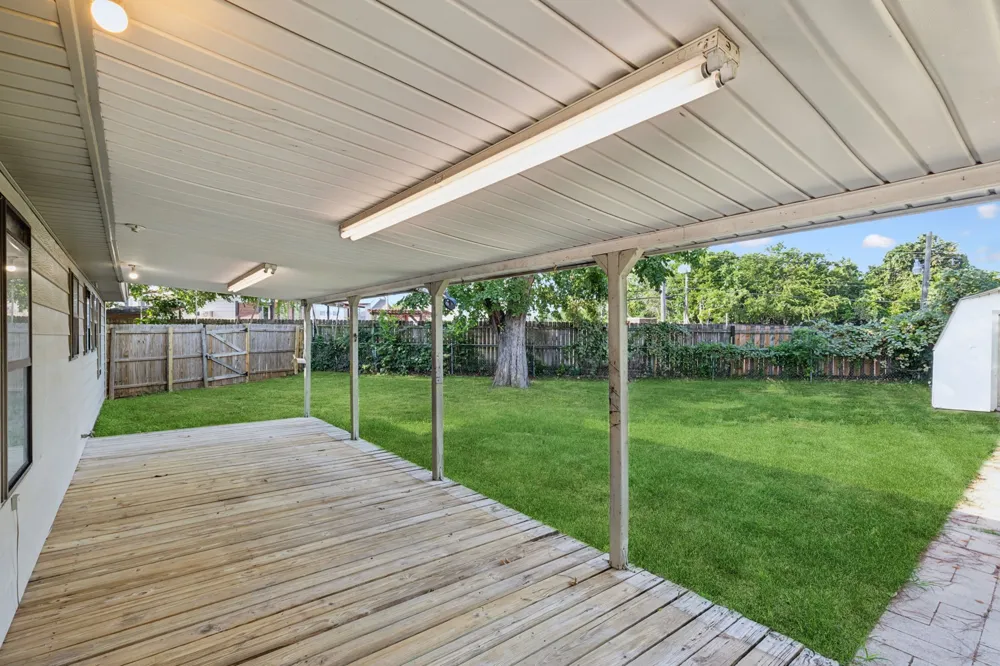 809 Helen Drive Bedford, TX 76022