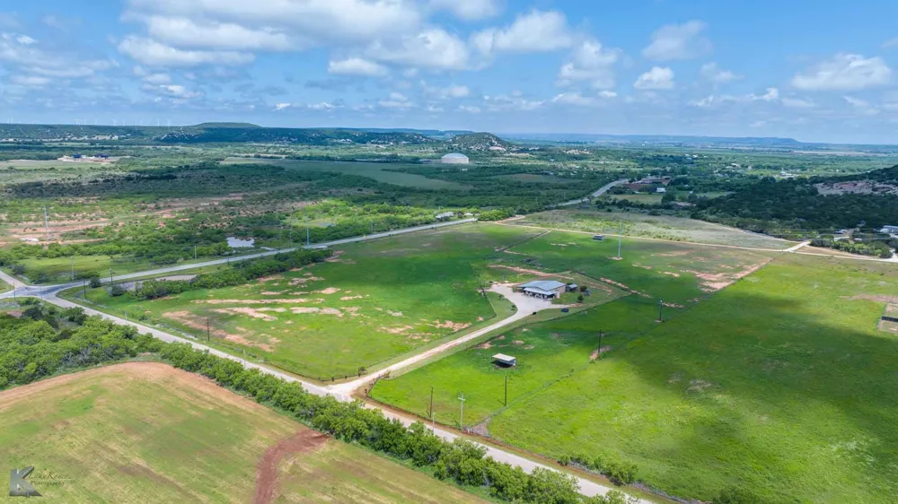 2574 County Road 162 Ovalo, TX 79541