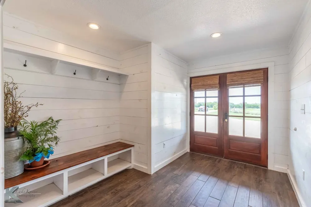 2574 County Road 162 Ovalo, TX 79541