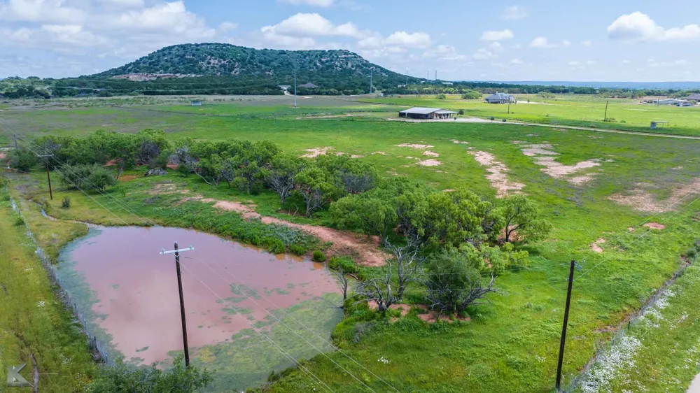 2574 County Road 162 Ovalo, TX 79541