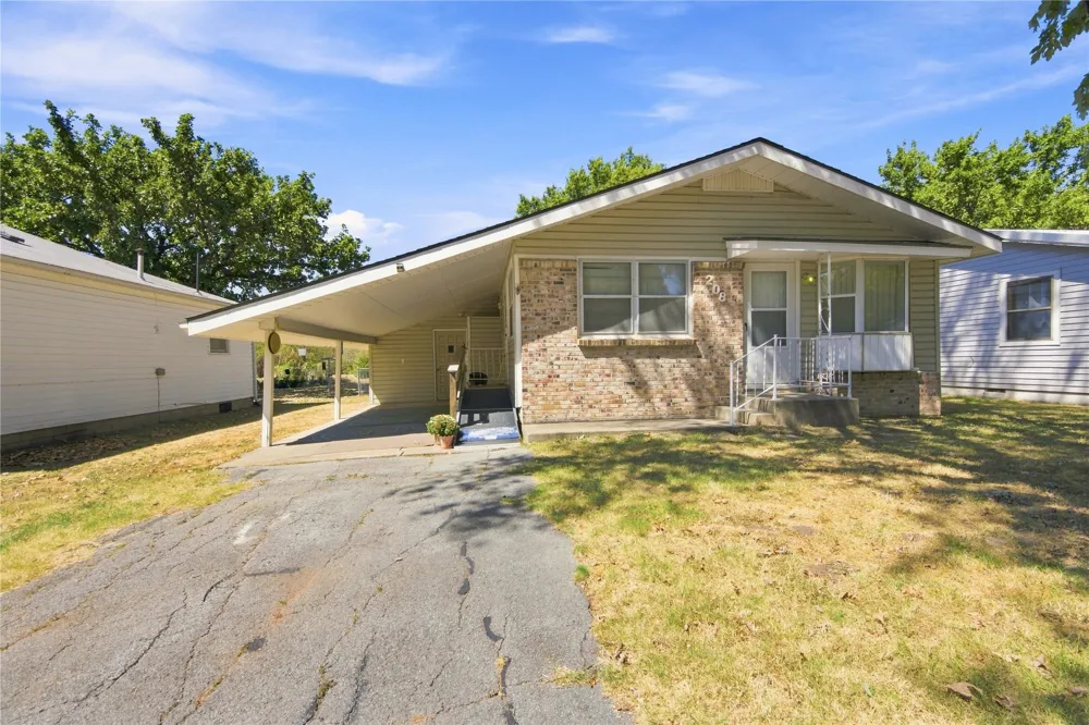 208 S Ora Street Pryor, OK 74361