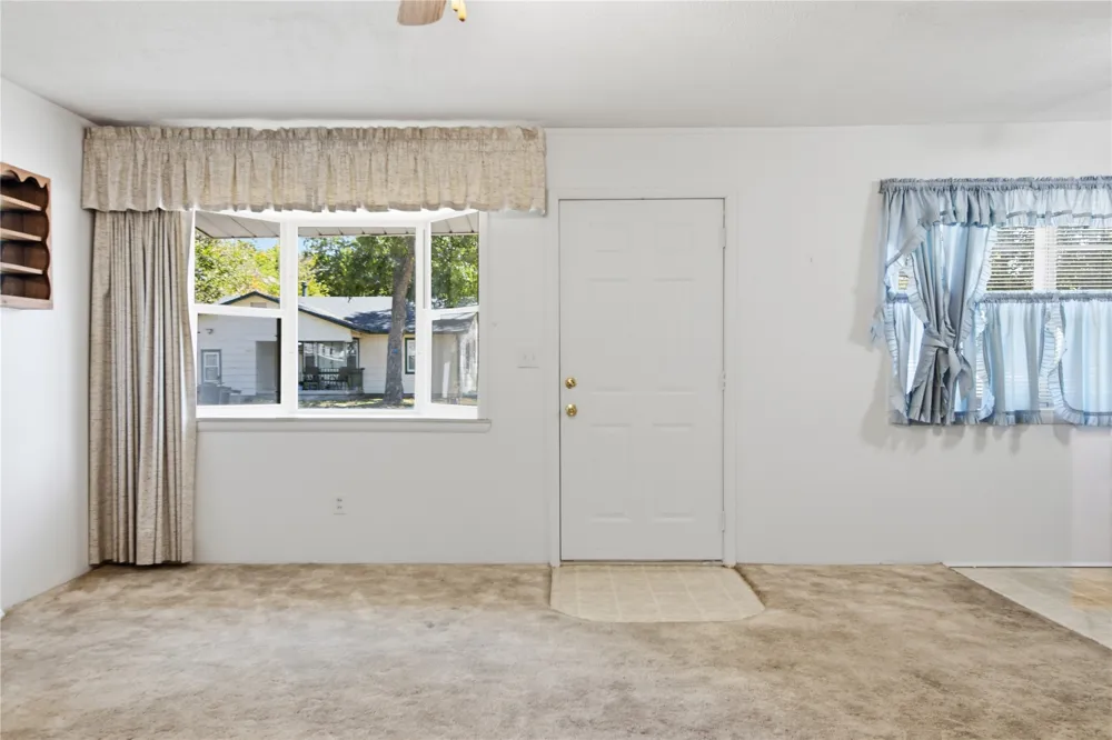 208 S Ora Street Pryor, OK 74361