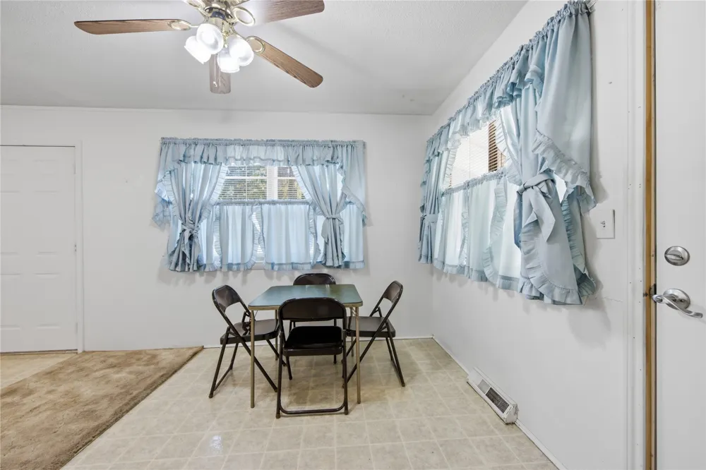 208 S Ora Street Pryor, OK 74361
