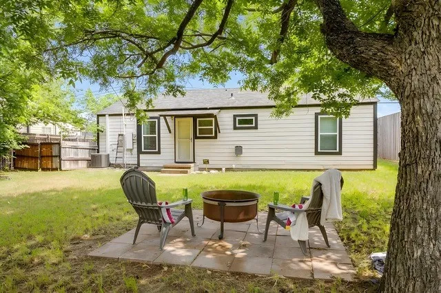 412 S Morgan Street Granbury, TX 76048