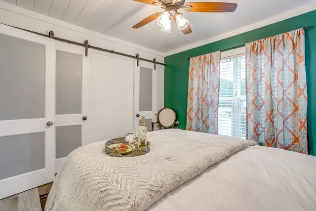 412 S Morgan Street Granbury, TX 76048