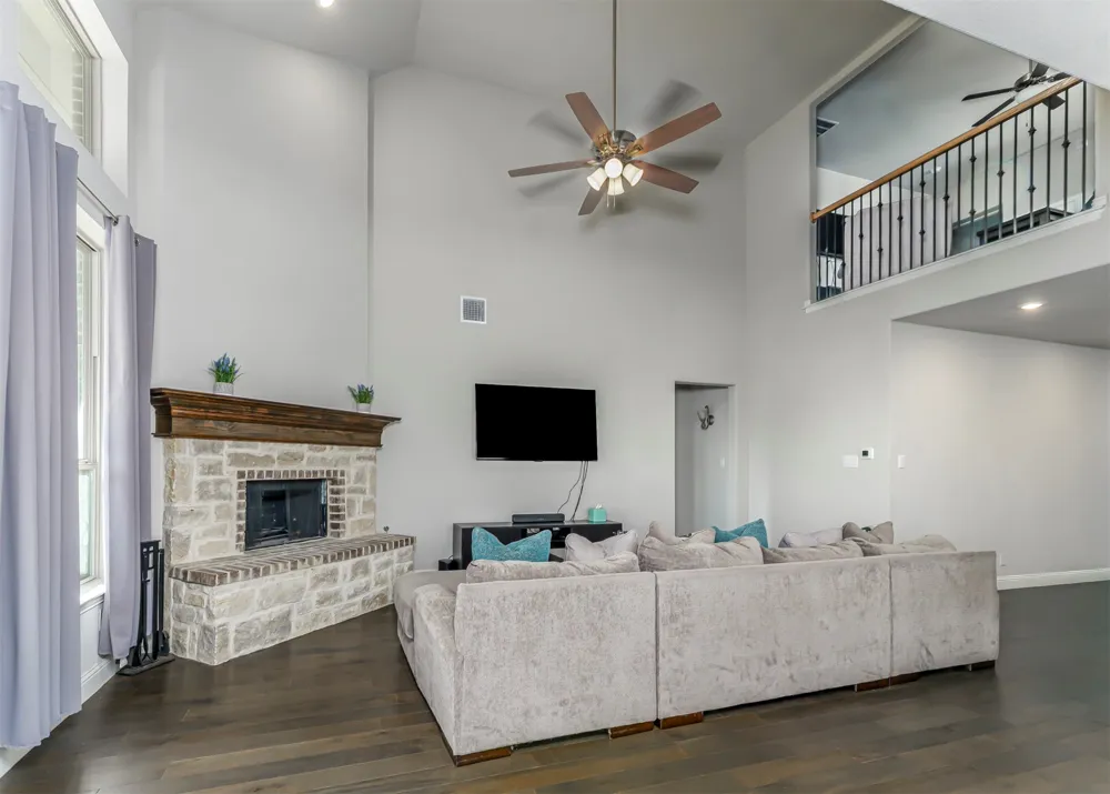 2710 Avondale Drive Mansfield, TX 76063