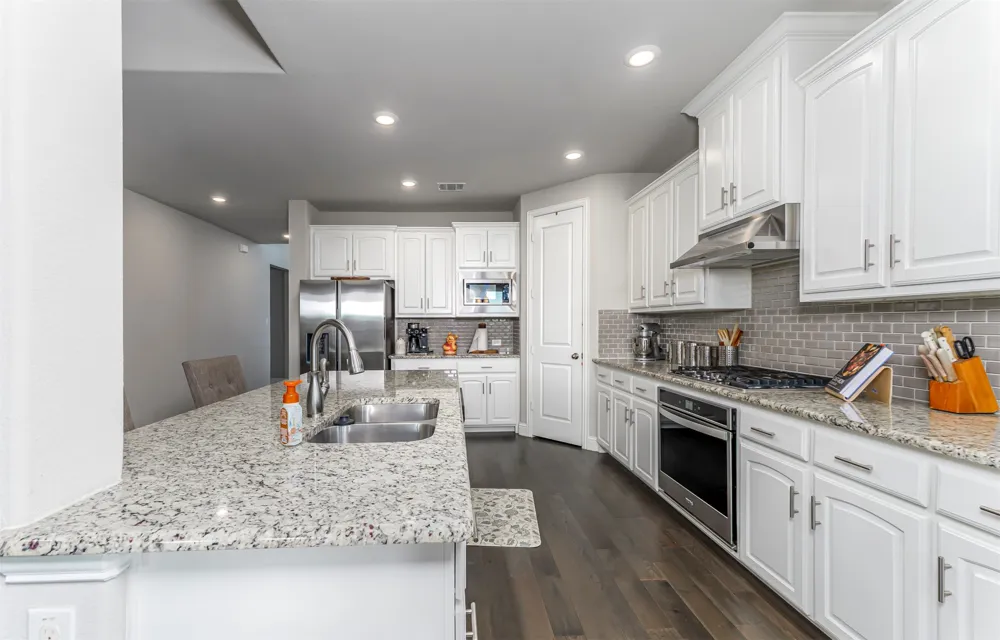 2710 Avondale Drive Mansfield, TX 76063