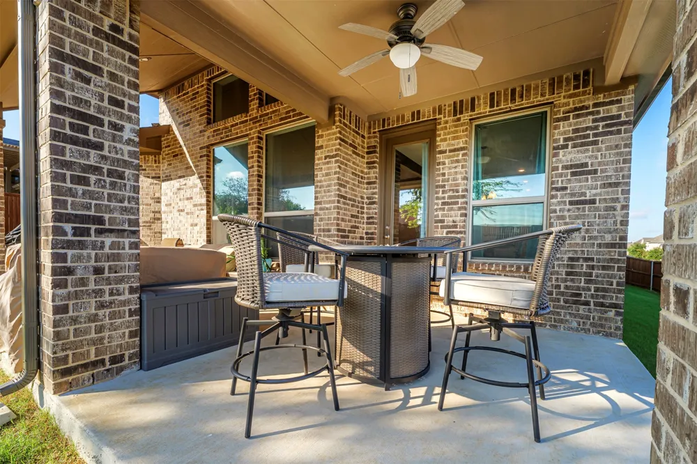 2710 Avondale Drive Mansfield, TX 76063