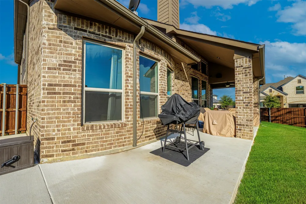 2710 Avondale Drive Mansfield, TX 76063