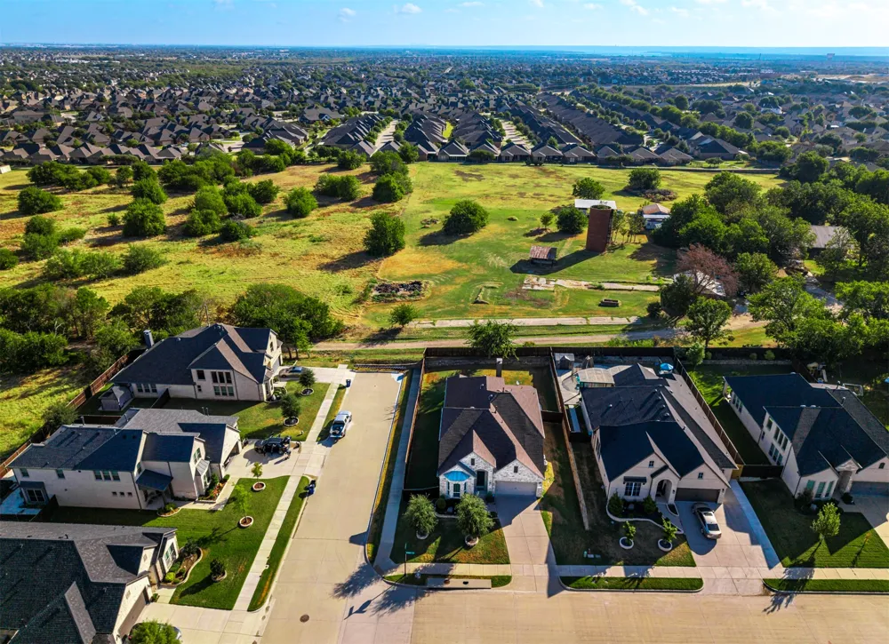 2710 Avondale Drive Mansfield, TX 76063