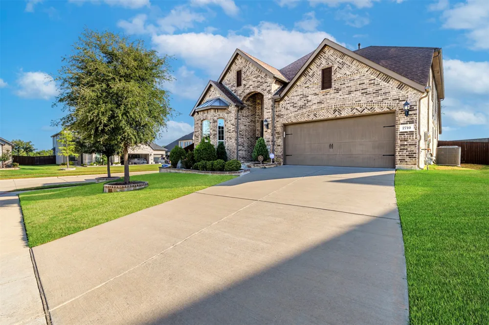 2710 Avondale Drive Mansfield, TX 76063