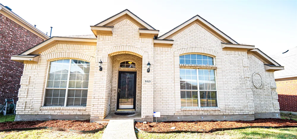 5521 Riverview Drive The Colony, TX 75056