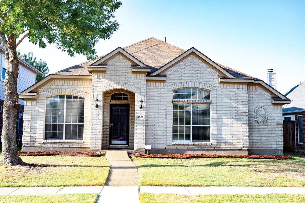 5521 Riverview Drive The Colony, TX 75056