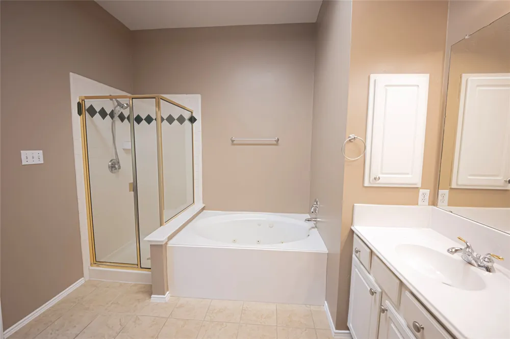 5521 Riverview Drive The Colony, TX 75056