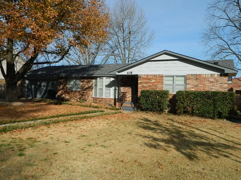 618 W Downing Street Tahlequah, OK 74464