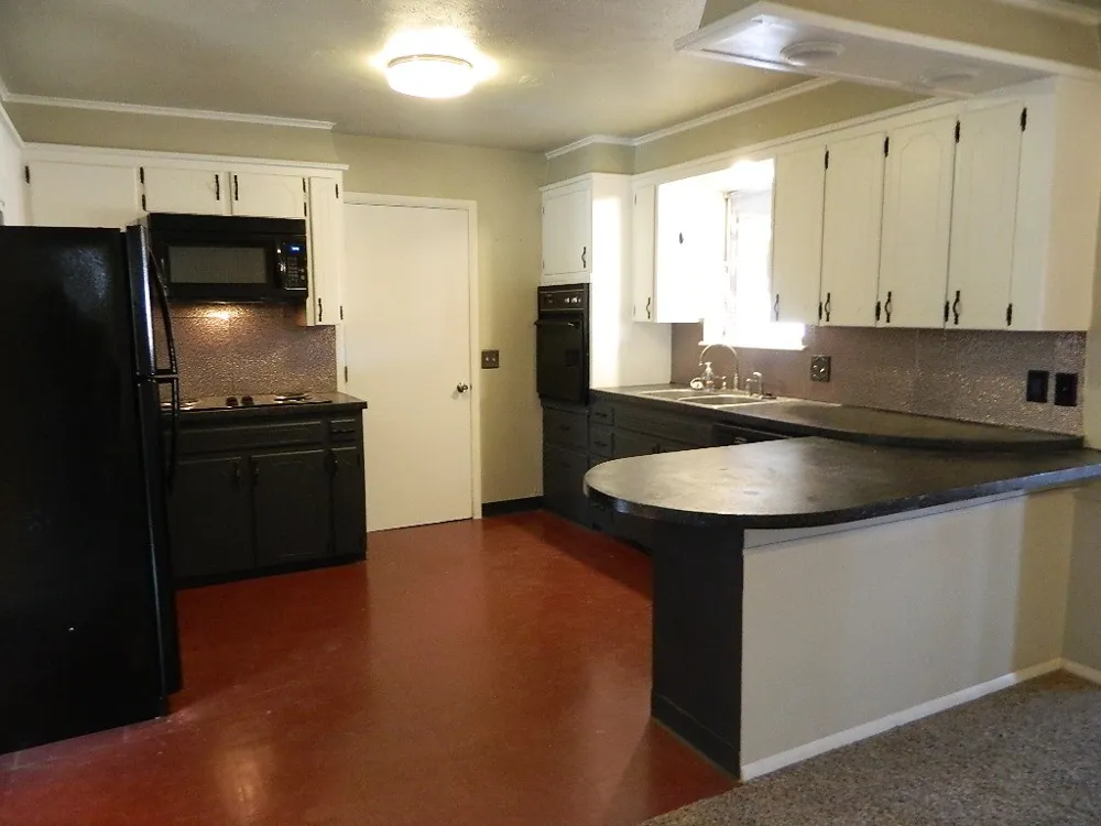 618 W Downing Street Tahlequah, OK 74464