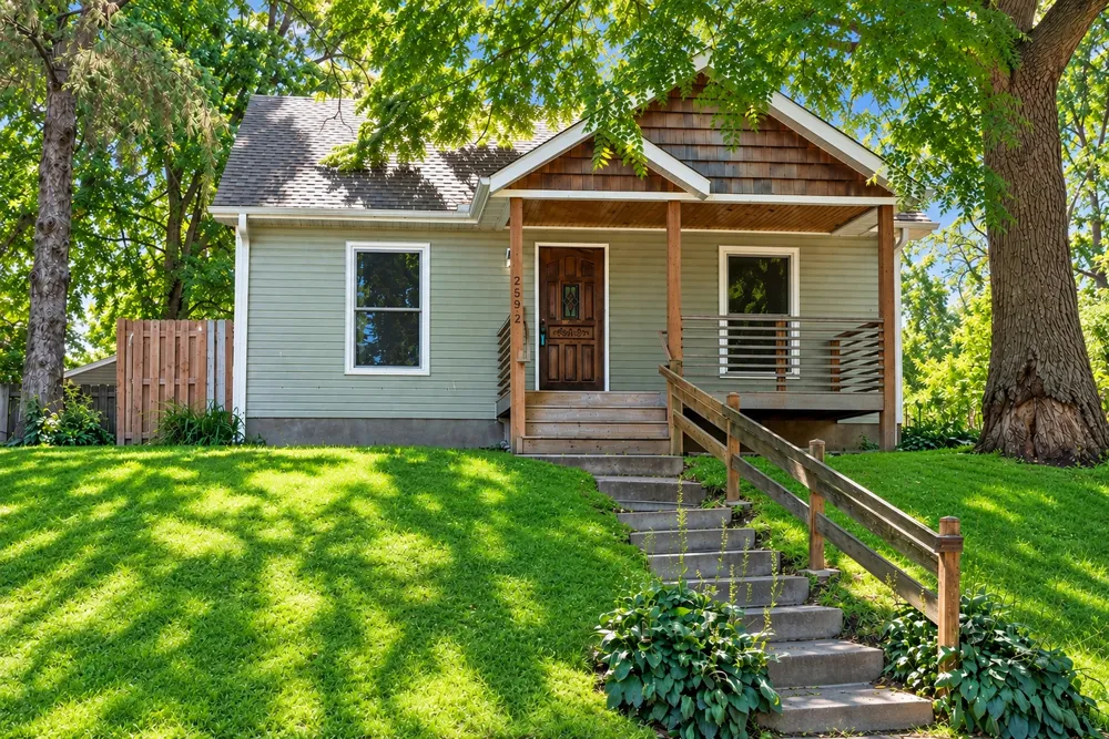 2592 13th Avenue E North Saint Paul, MN 55109