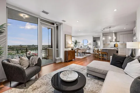3209 Galleria #1103