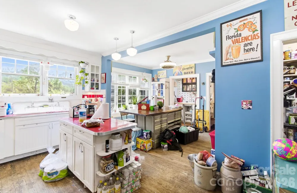 199 Kimberly Avenue Asheville, NC 28804