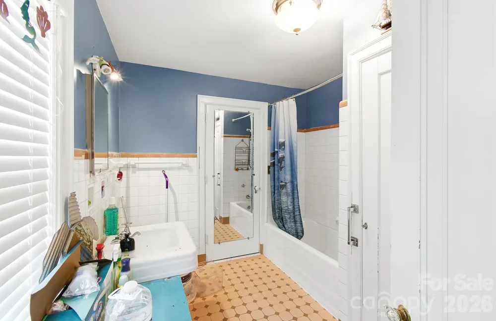 199 Kimberly Avenue Asheville, NC 28804