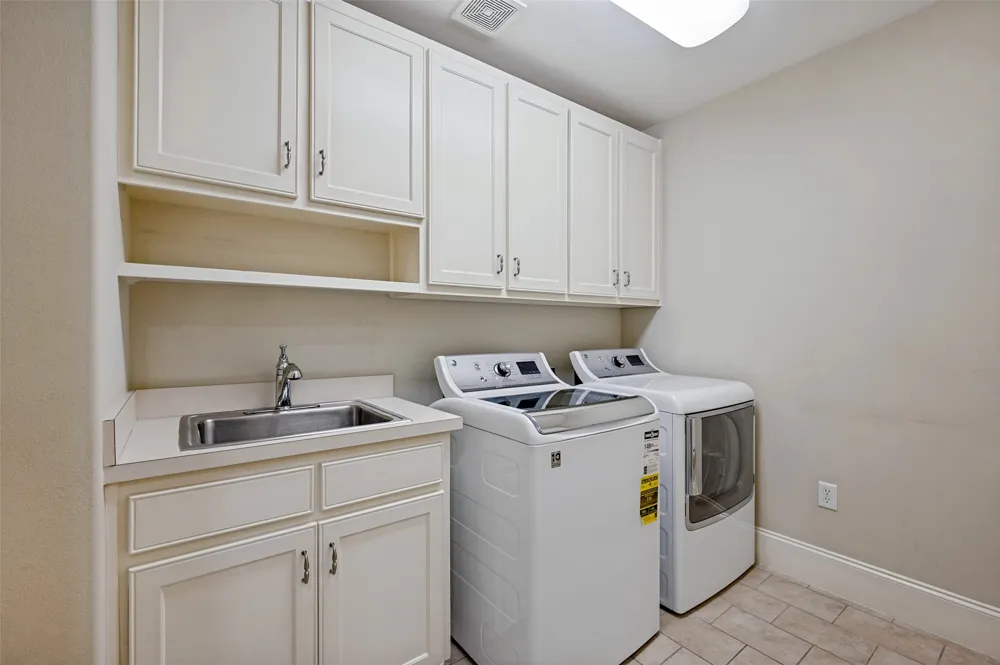 8505 Edgemere Road #202 Dallas, TX 75225